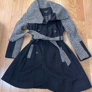 Houndstooth coat from Bebe black and white. A line
